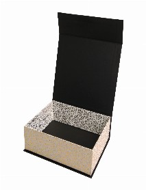 KUTU 3 CİLT BEZİ MUKAVVA SIVAMA MIKNATISLI KUTU KUTU 3 CİLT BEZİ MUKAVVA SIVAMA MIKNATISLI KUTU